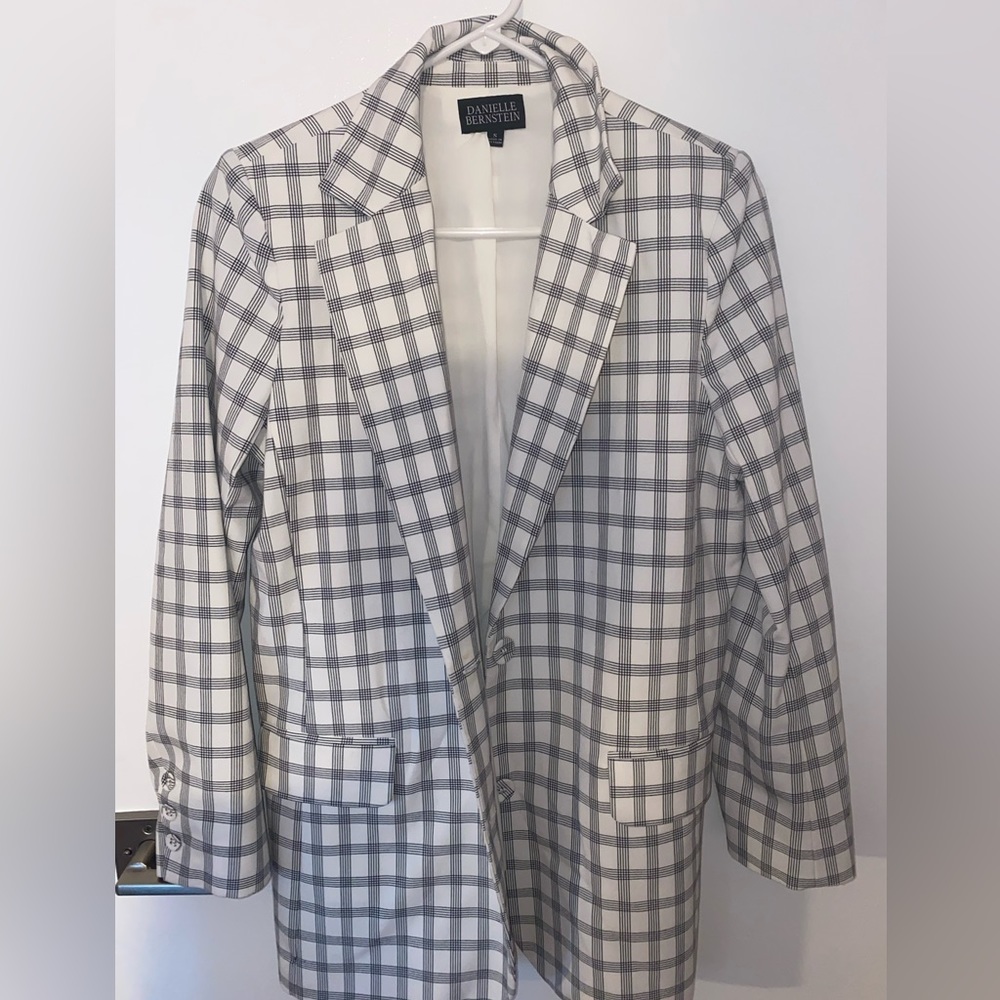 Plaid black, white and grey structure blazer
